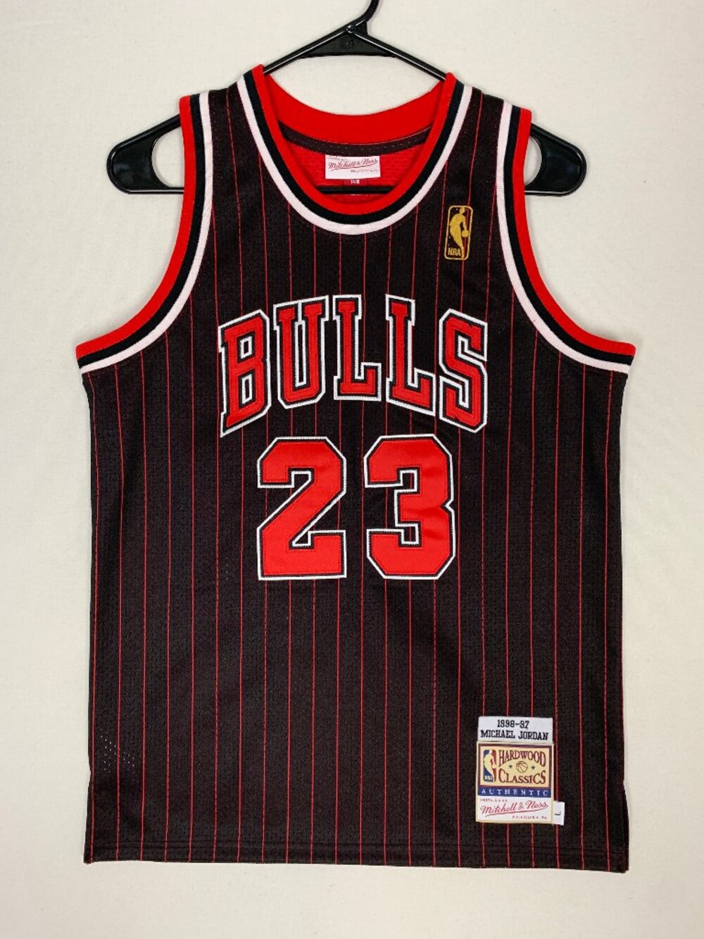 Mitchell & Ness Michael Jordan Chicago Bulls 1996-97 Black Pinstripes Jersey